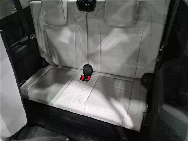 Used 2018 Volkswagen Tiguan SEL FWD image 21