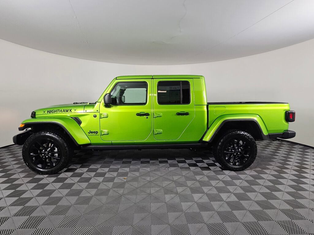 Used 2025 Jeep Gladiator Sport image 6