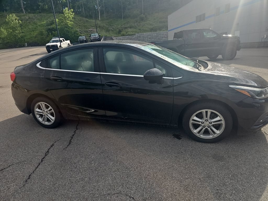 Used 2016 Chevrolet Cruze LT FWD image 4
