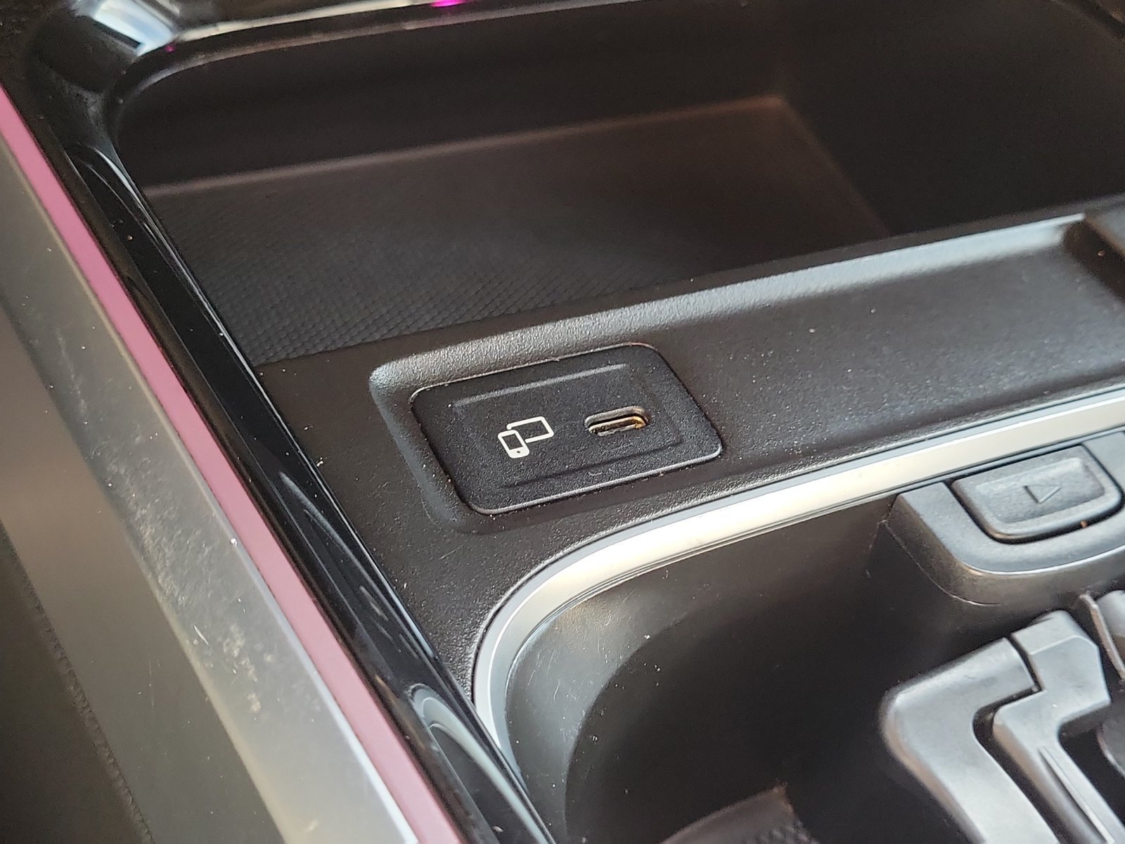 Used 2023 Mercedes-Benz GLB 250 w/ Premium Package image 29