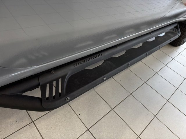 Used 2024 Chevrolet Silverado 2500 ZR2 w/ Technology Package image 39