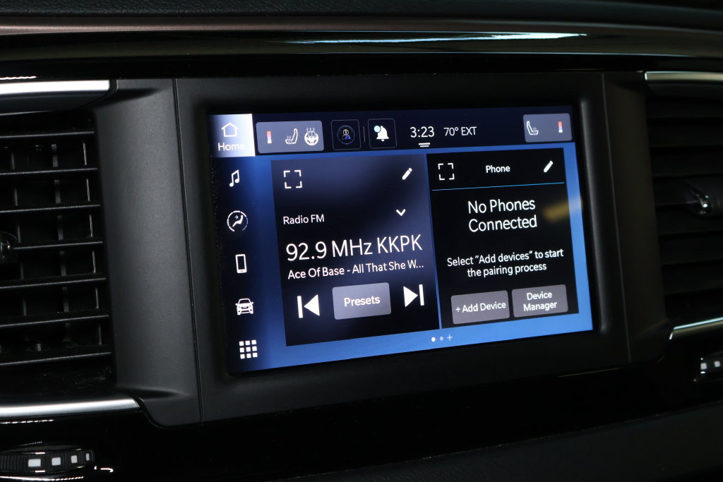 Used 2023 Chrysler Voyager LX FWD image 27