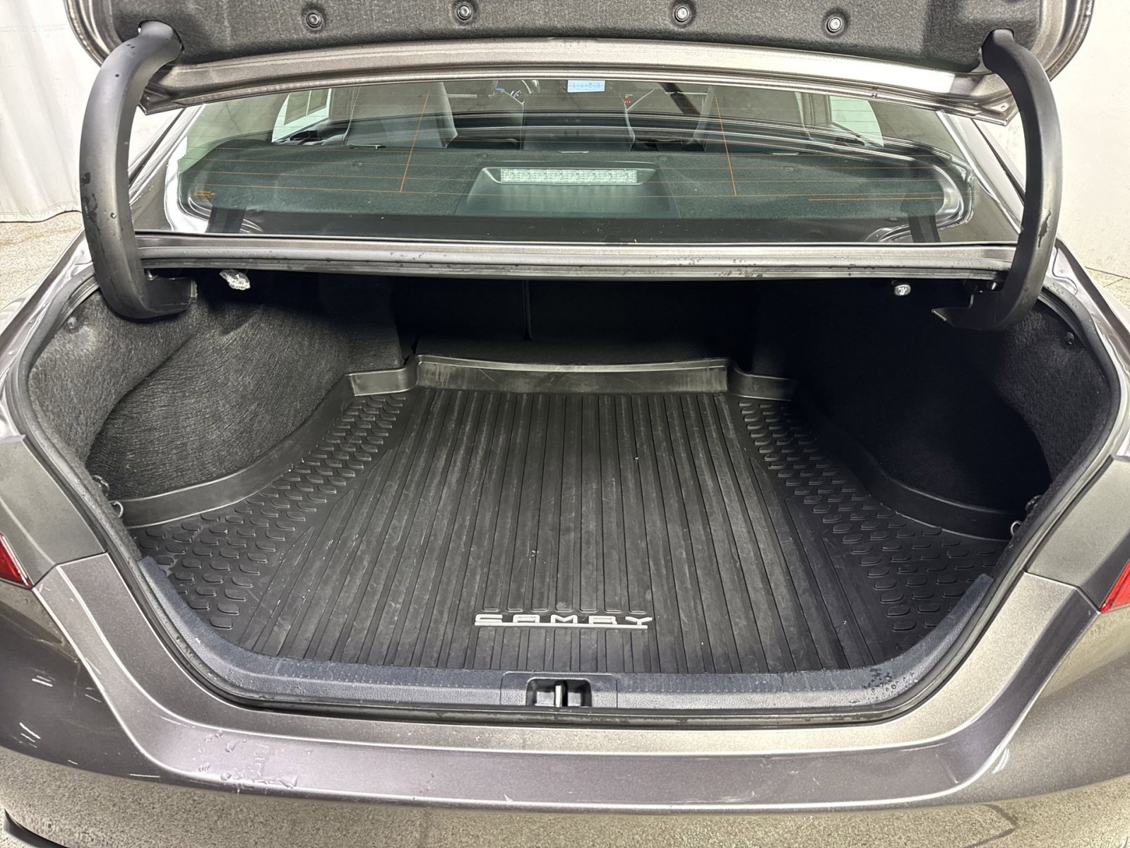 Used 2023 Toyota Camry SE image 29