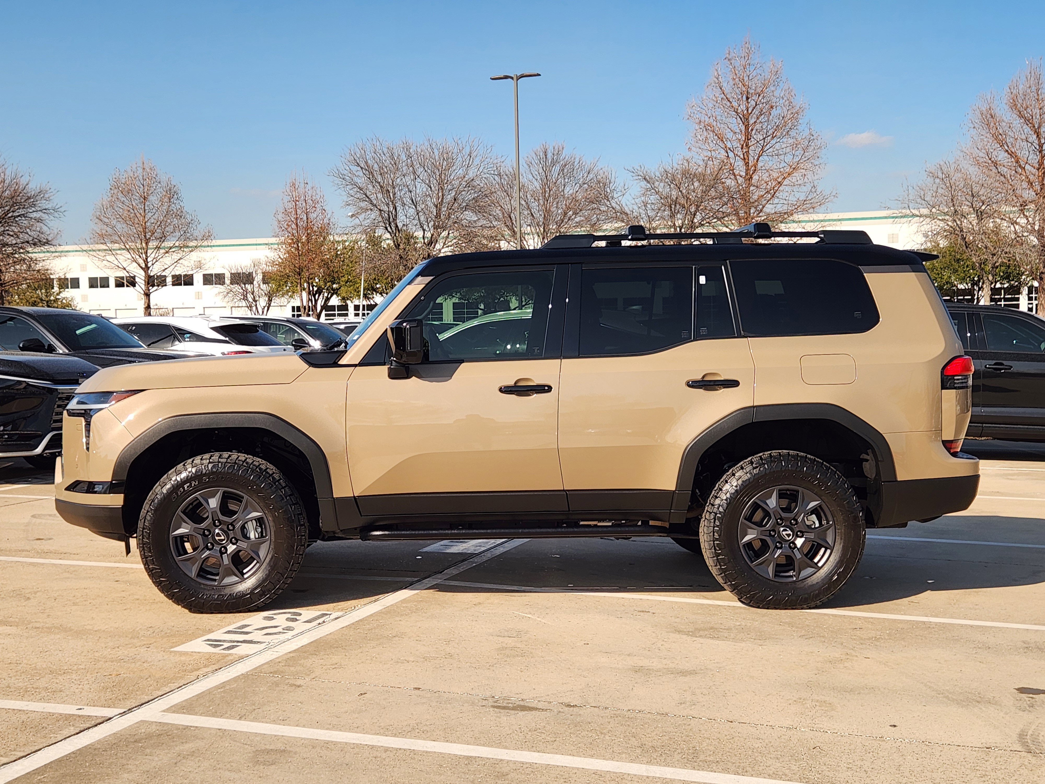 Used 2025 Lexus GX 550 image 3