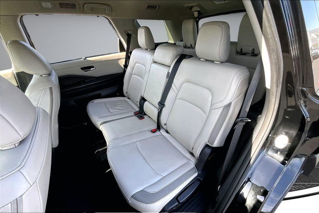 Certified 2023 Nissan Pathfinder SL FWD image 22