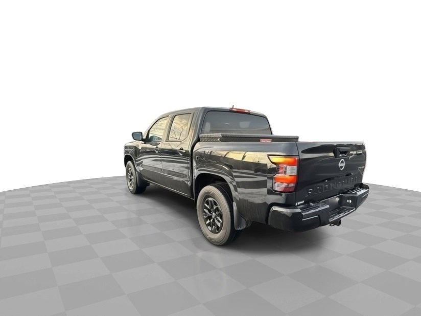 Used 2024 Nissan Frontier SV image 6