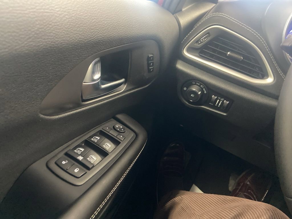 New 2026 Chrysler Pacifica Select w/ S Appearance Package image 30