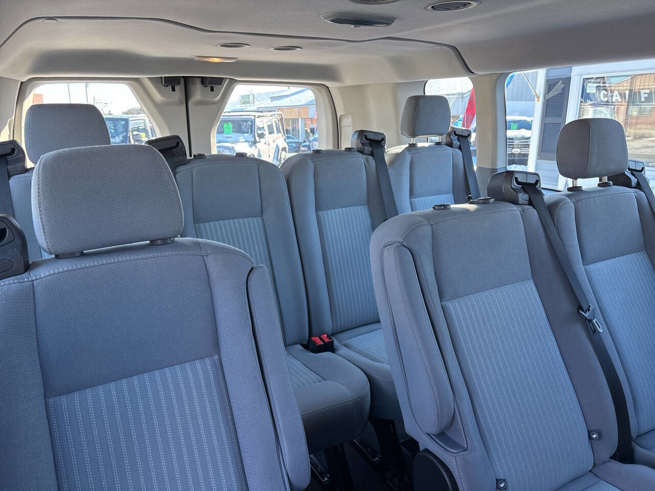 Used 2017 Ford Transit 350 XLT image 28