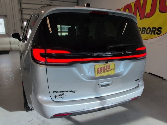 New 2026 Chrysler Pacifica Select image 35