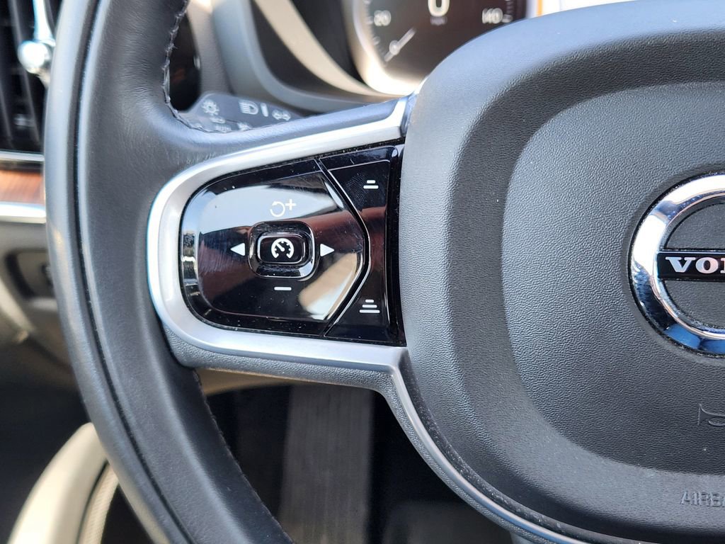 Used 2020 Volvo S60 T6 Momentum w/ Protection Package image 18
