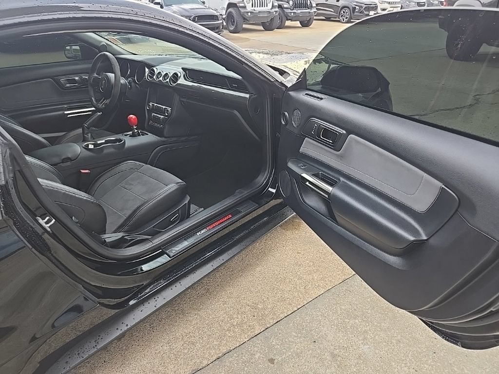 Used 2019 Ford Mustang Shelby GT350 w/ Technology Package RWD image 69