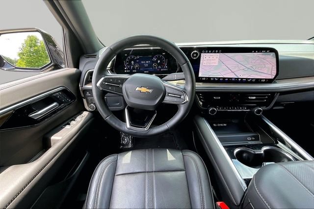 Used 2025 Chevrolet Tahoe High Country AWD/4WD image 8
