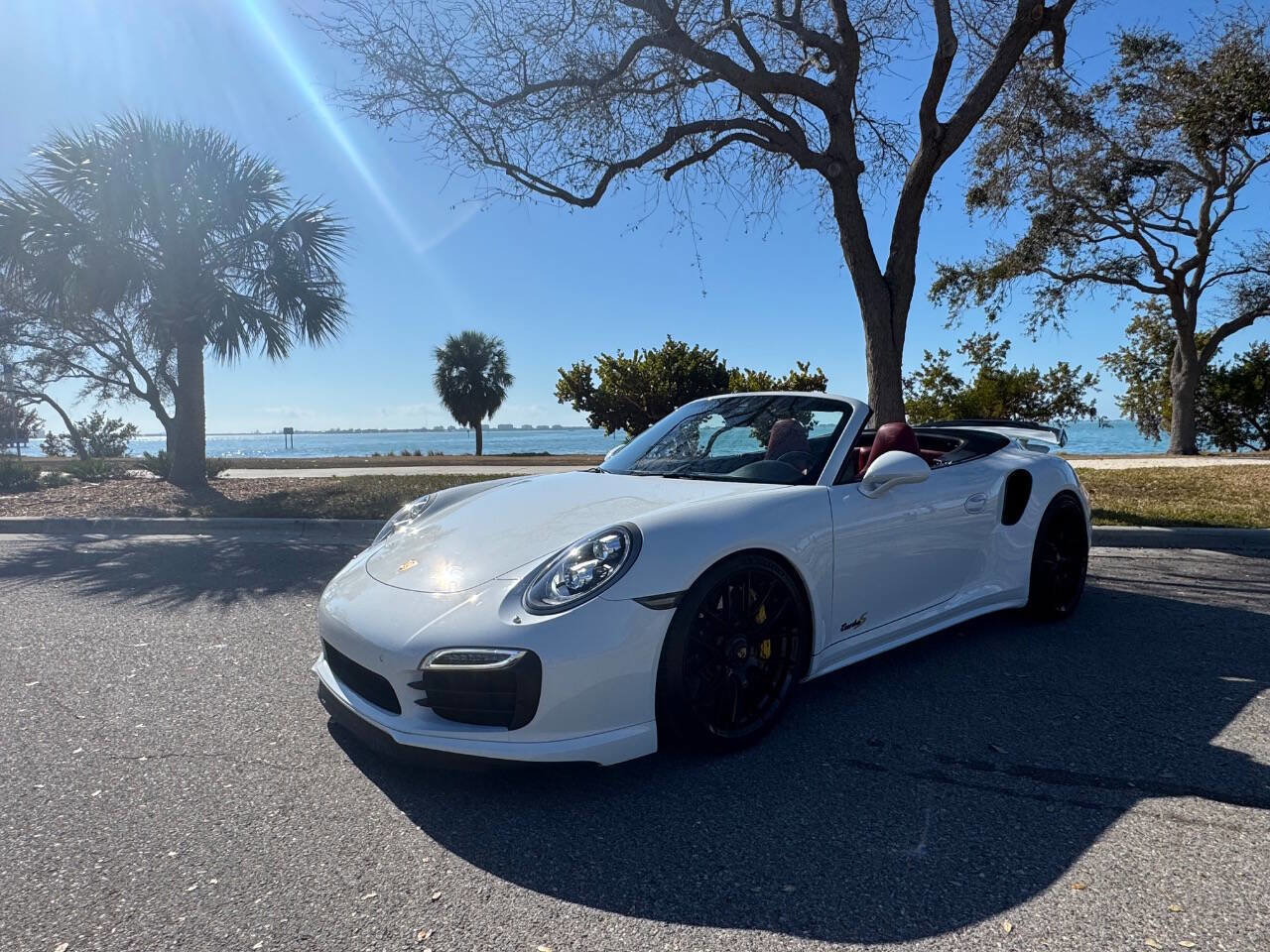 Used 2015 Porsche 911 Turbo S image 3