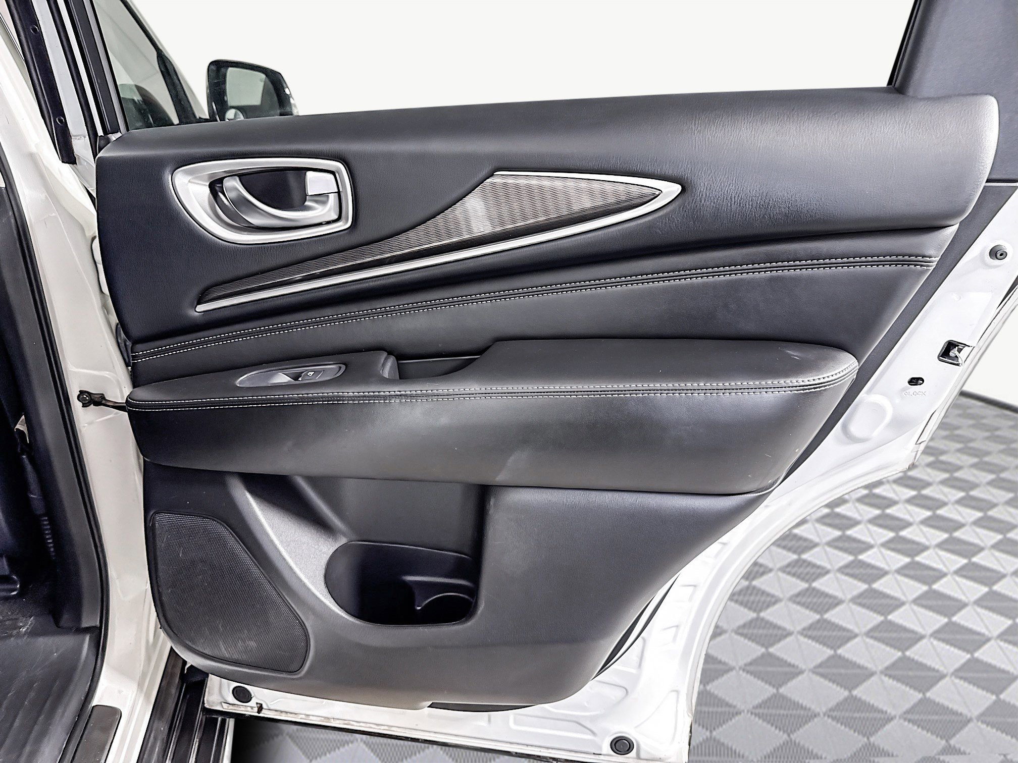 Used 2018 INFINITI QX60 AWD w/ Premium Plus Package image 26