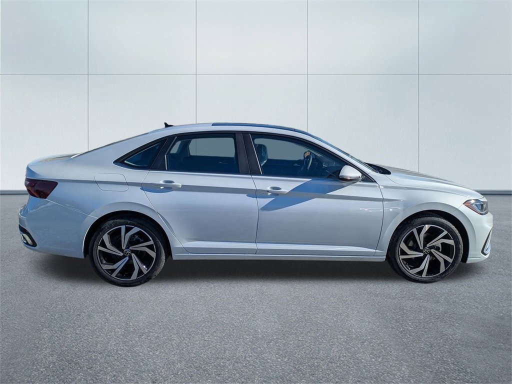 New 2026 Volkswagen Jetta SEL image 2