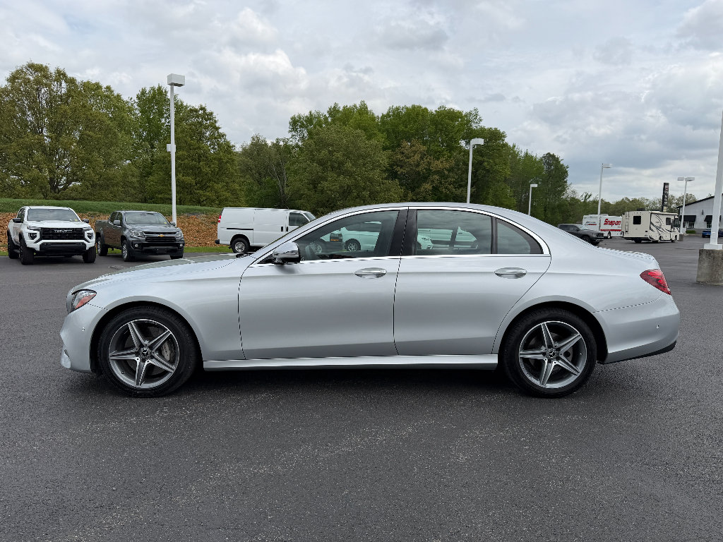 Used 2019 Mercedes-Benz E 300 4MATIC image 4