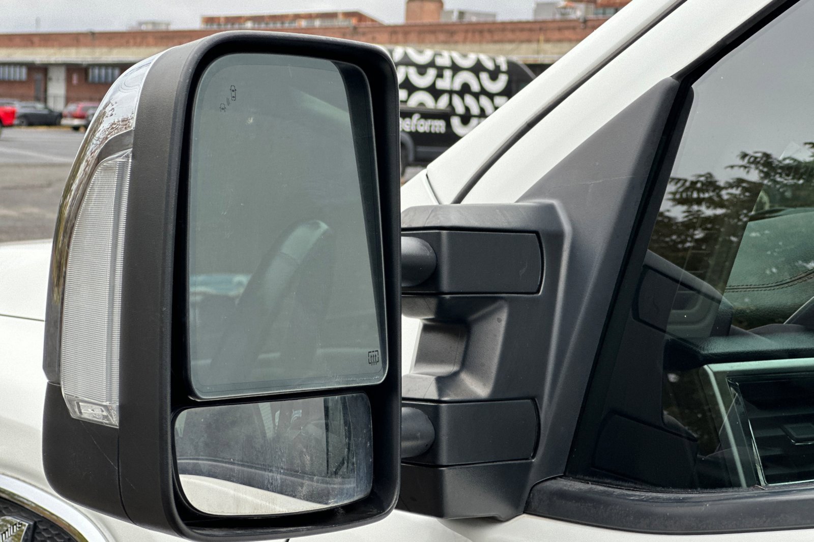 Used 2018 Nissan Titan SL w/ Chrome Package image 52