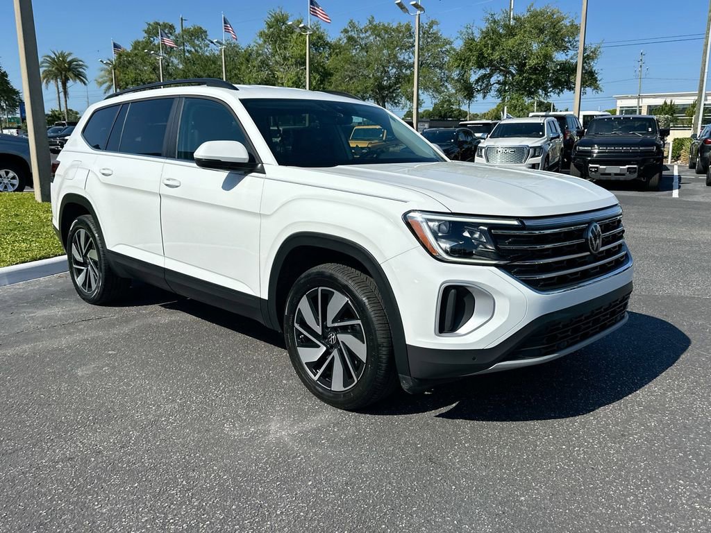 Used 2025 Volkswagen Atlas SE FWD image 3