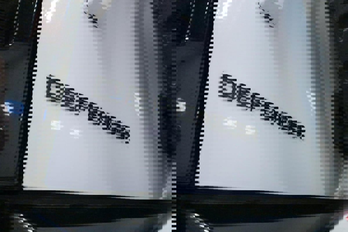 Used 2023 Land Rover Defender 110 V8 image 38