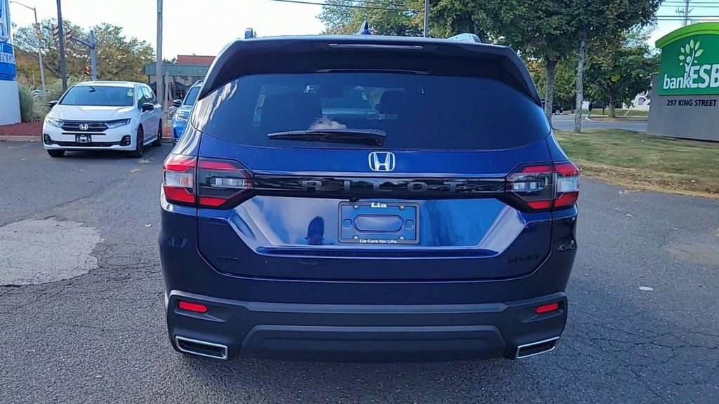 New 2025 Honda Pilot Sport image 8