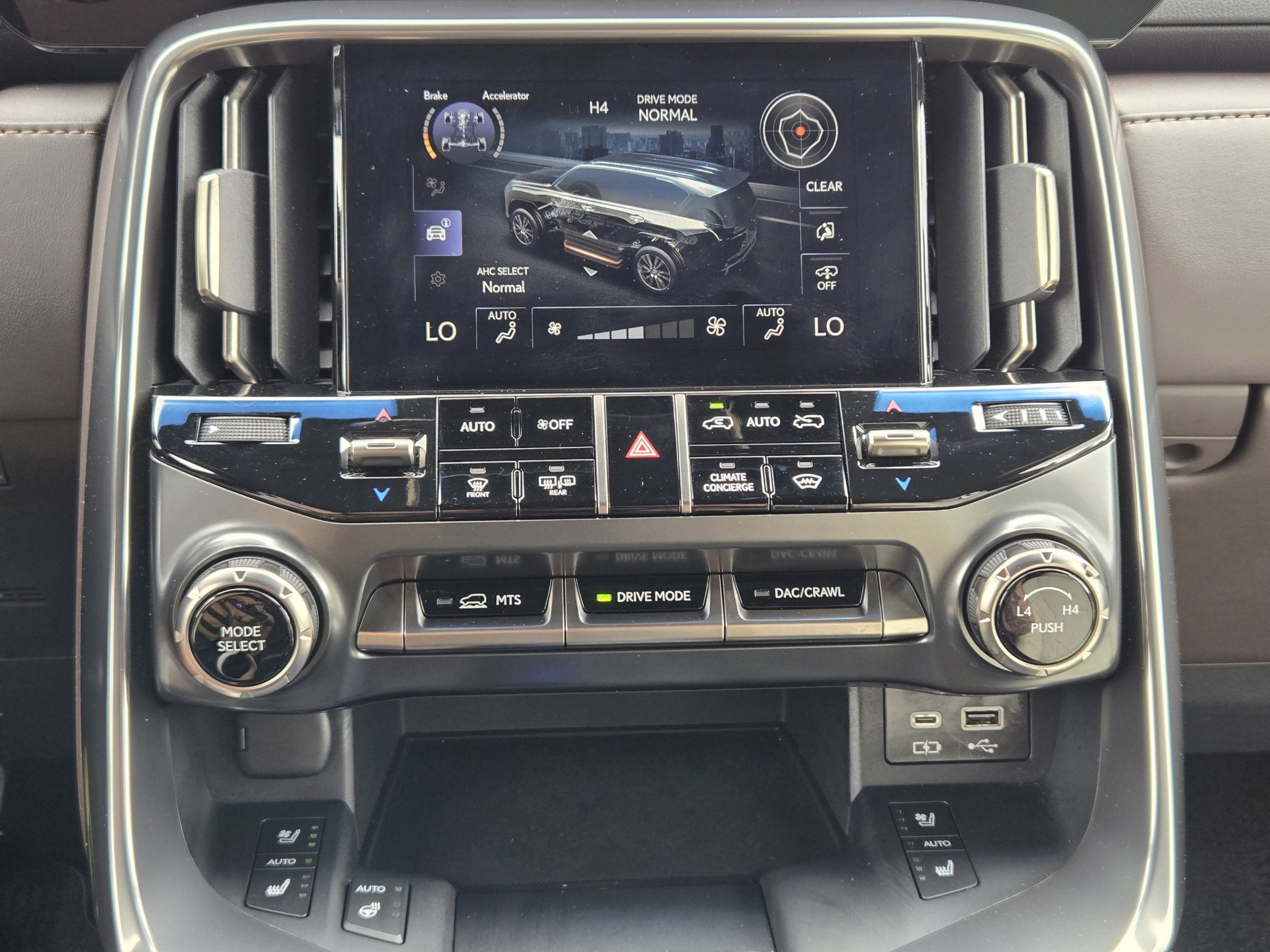 Used 2023 Lexus LX 600 4WD w/ Appearance Package image 15
