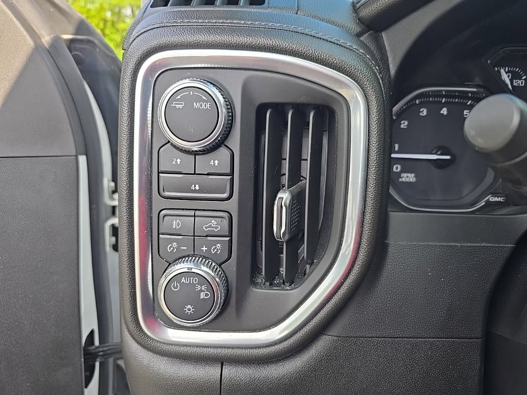 Used 2022 GMC Sierra 2500 SLE w/ SLE Value Package; AWD/4WD image 12
