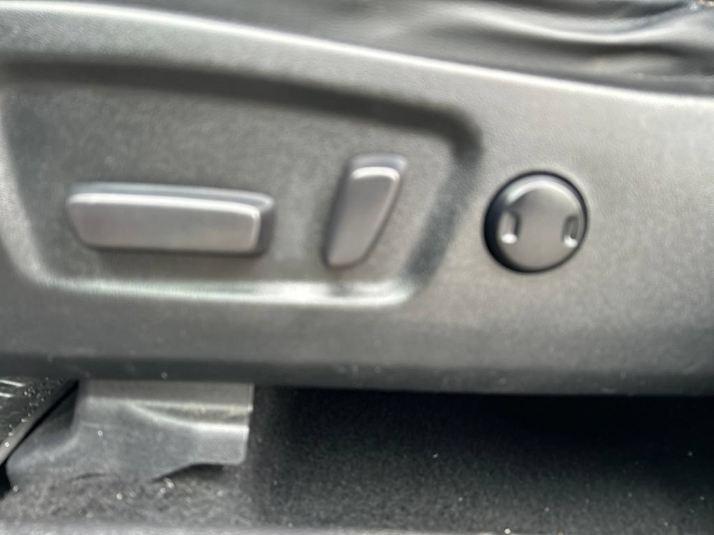 Used 2018 Toyota Highlander XLE AWD/4WD image 15
