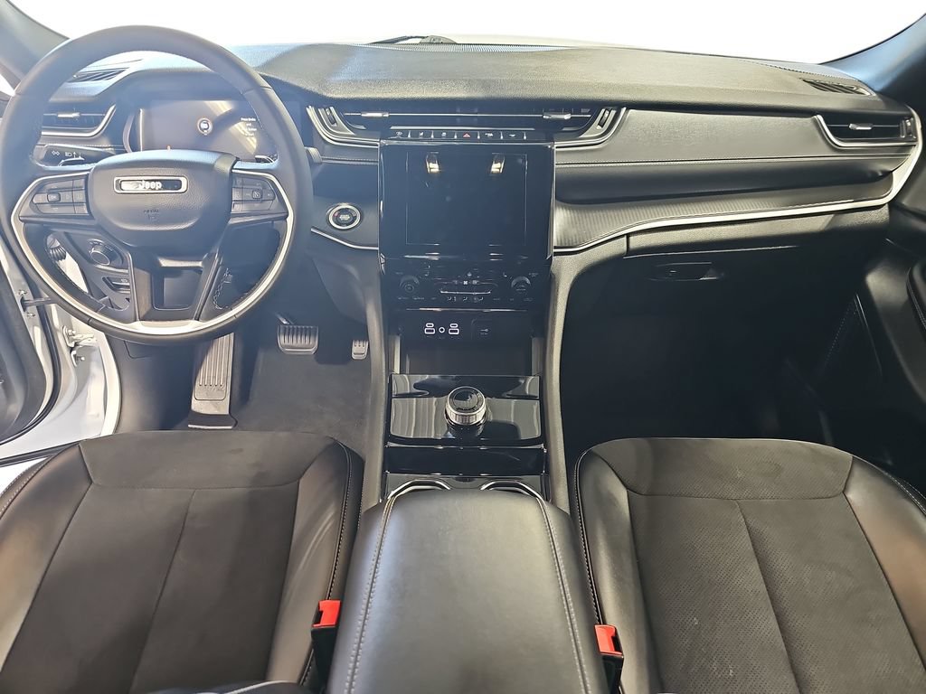 Used 2023 Jeep Grand Cherokee Altitude AWD/4WD image 9