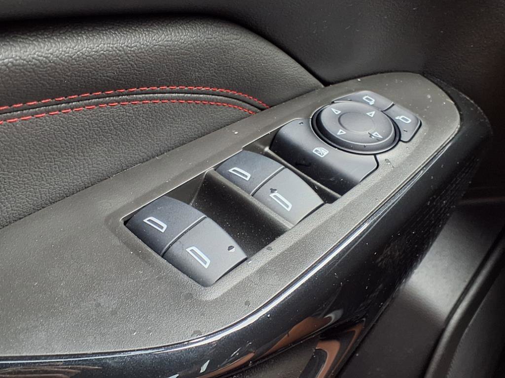 Used 2025 Chevrolet Trax RS w/ Sunroof Package image 10