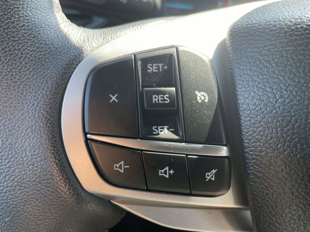 Used 2024 Ford Explorer XLT image 25