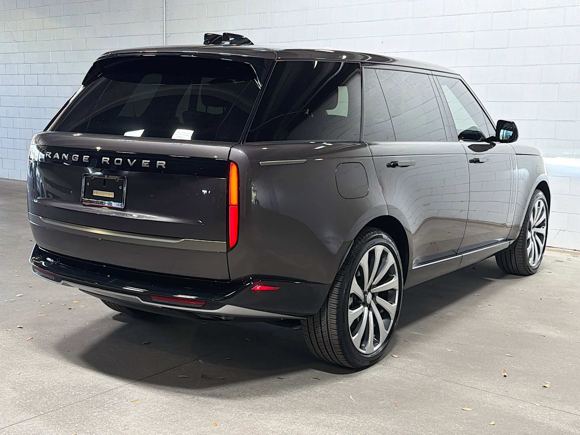 Used 2025 Land Rover Range Rover Long Wheelbase SE image 7