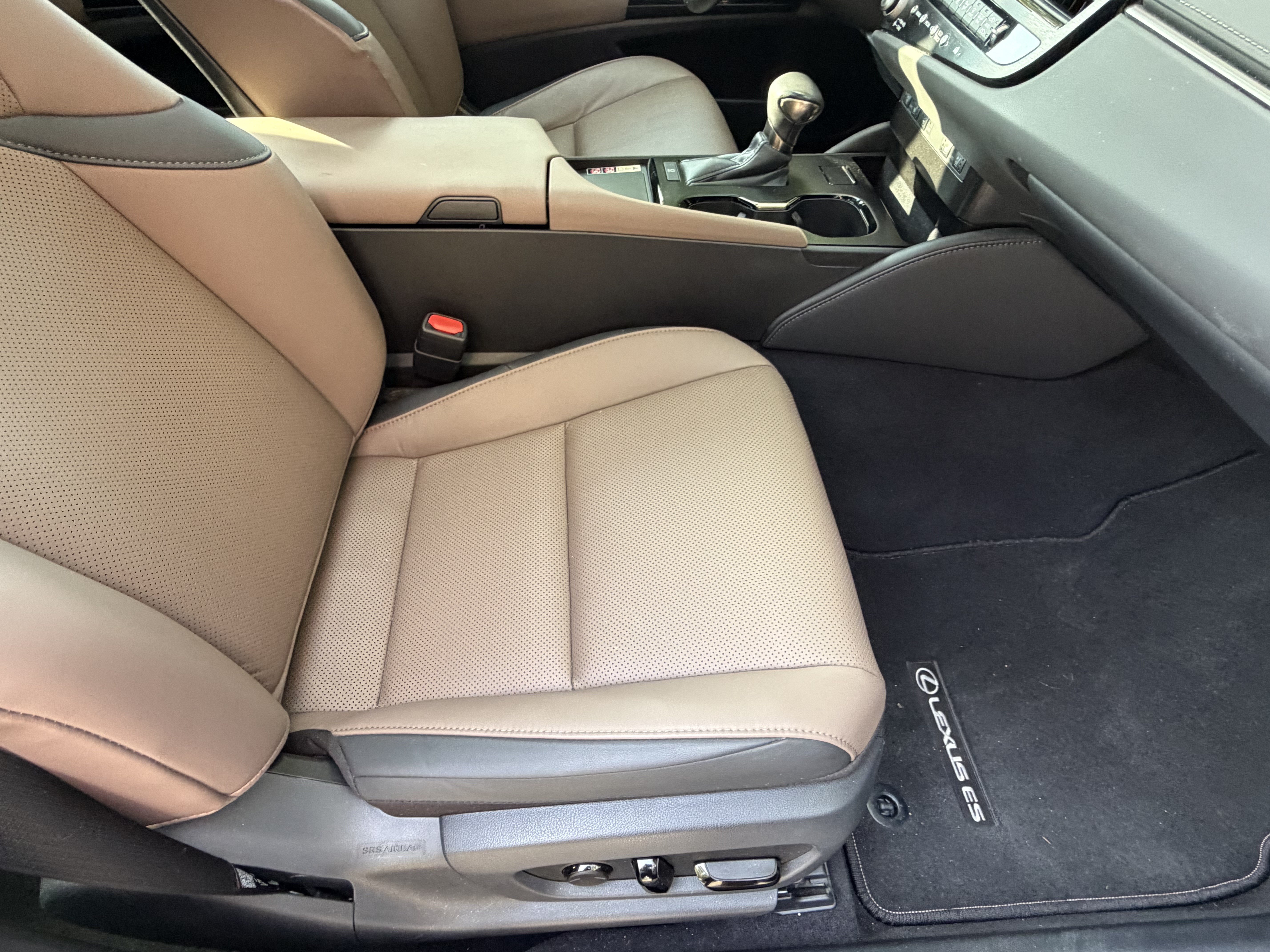 Certified 2023 Lexus ES 250 w/ Premium Package AWD/4WD image 44