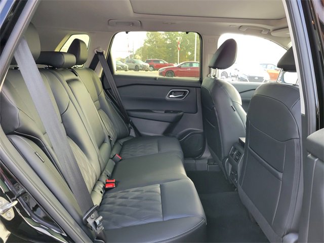 New 2026 Nissan Rogue Platinum image 18