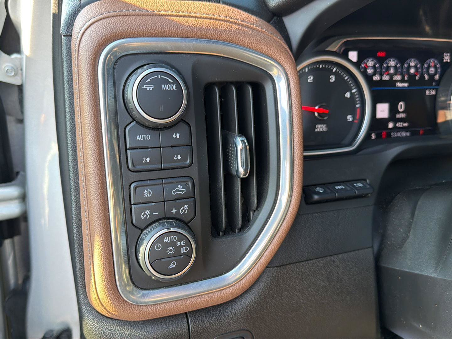 Certified 2022 Chevrolet Silverado 2500 High Country w/ LPO, Hitch Package AWD/4WD image 26