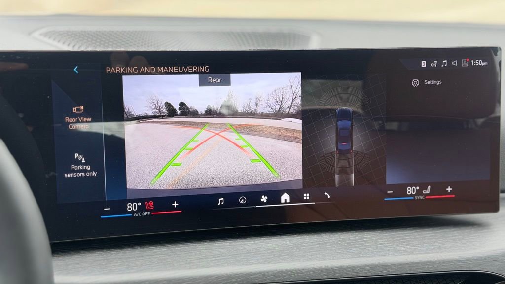 New 2026 BMW 330i xDrive Sedan w/ Convenience Package image 18