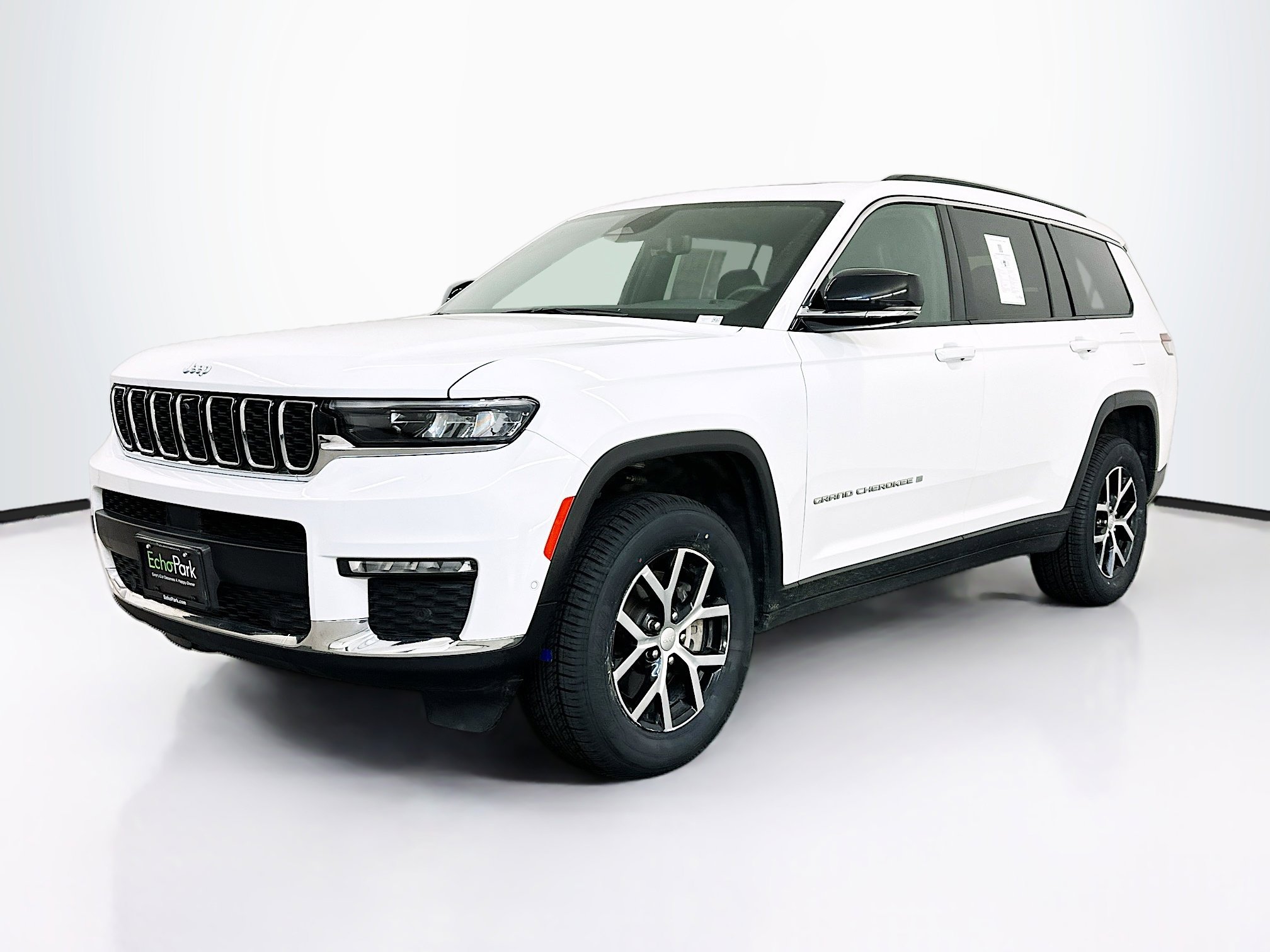 Used 2024 Jeep Grand Cherokee L Limited w/ Luxury Tech Group II image 3