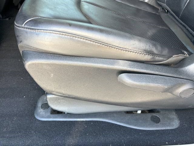 Used 2023 Chrysler Pacifica Touring-L FWD image 39