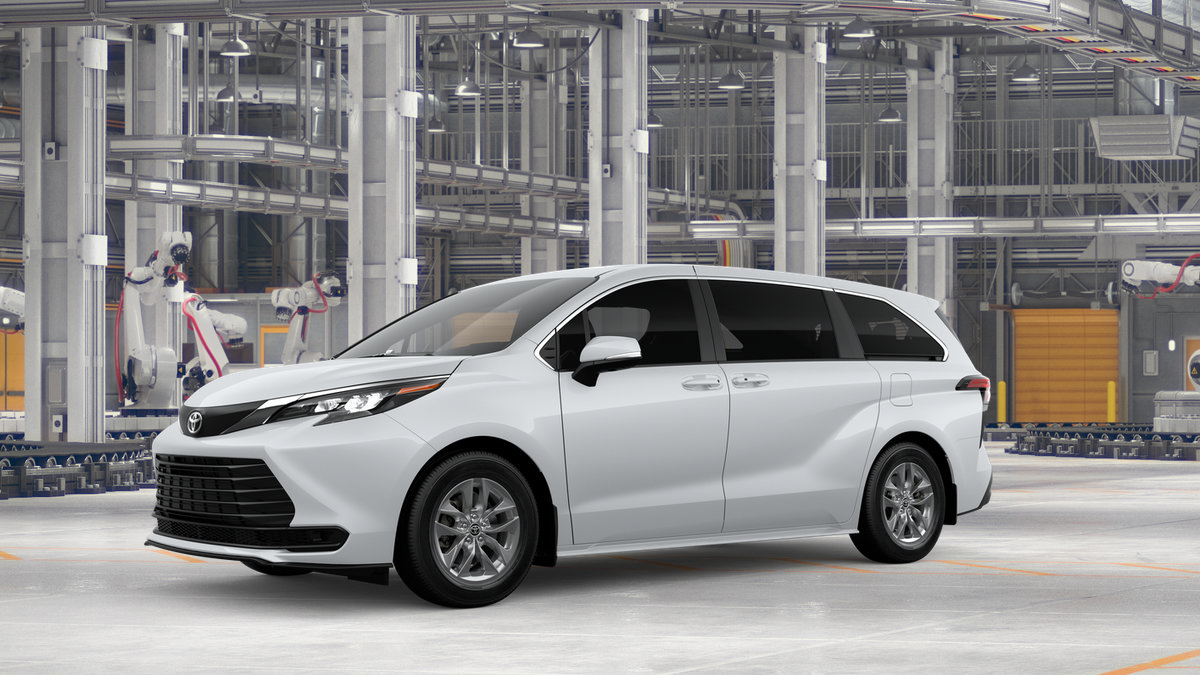 New 2026 Toyota Sienna LE FWD image 3