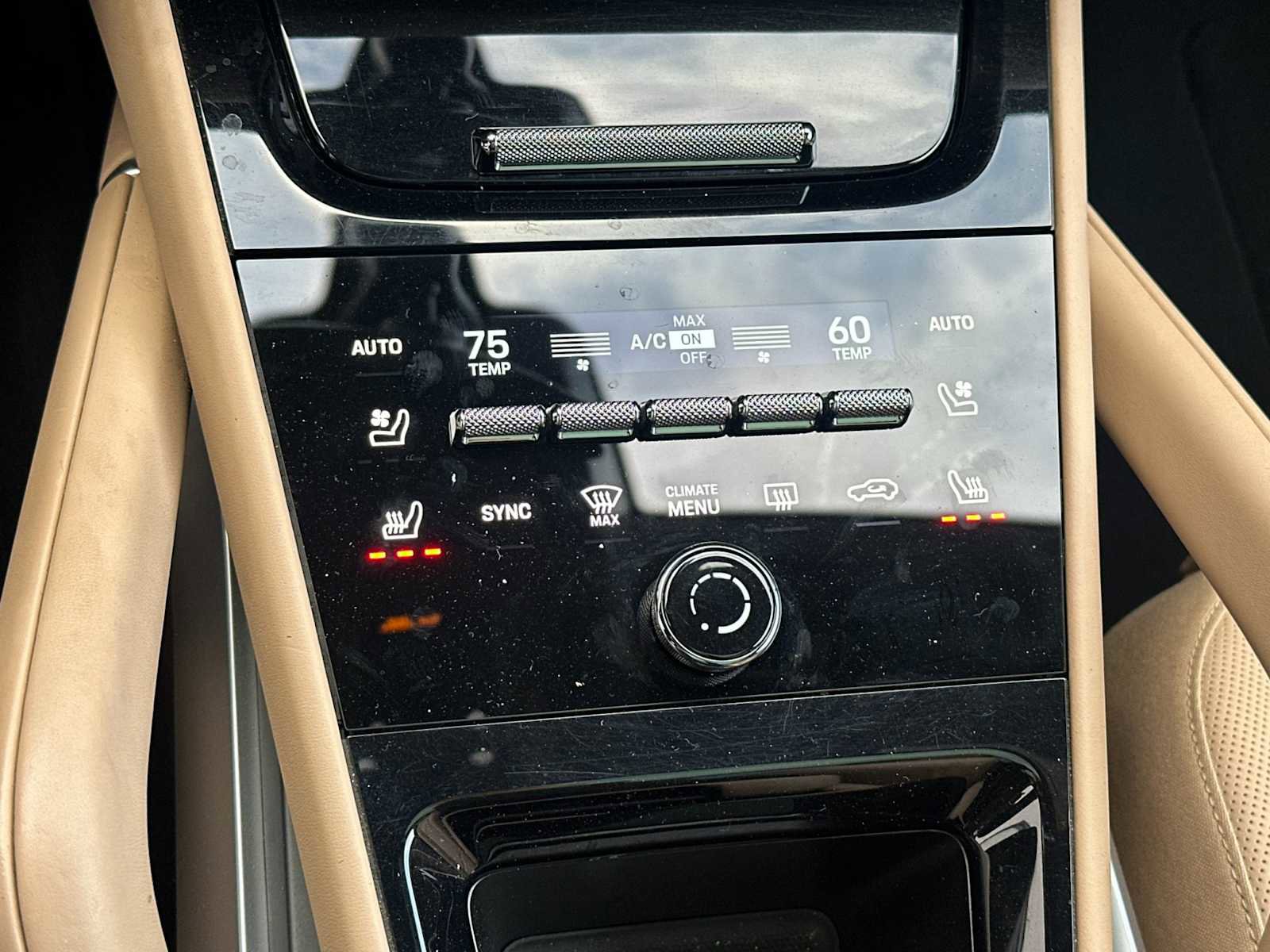 Certified 2025 Porsche Cayenne E-Hybrid image 22