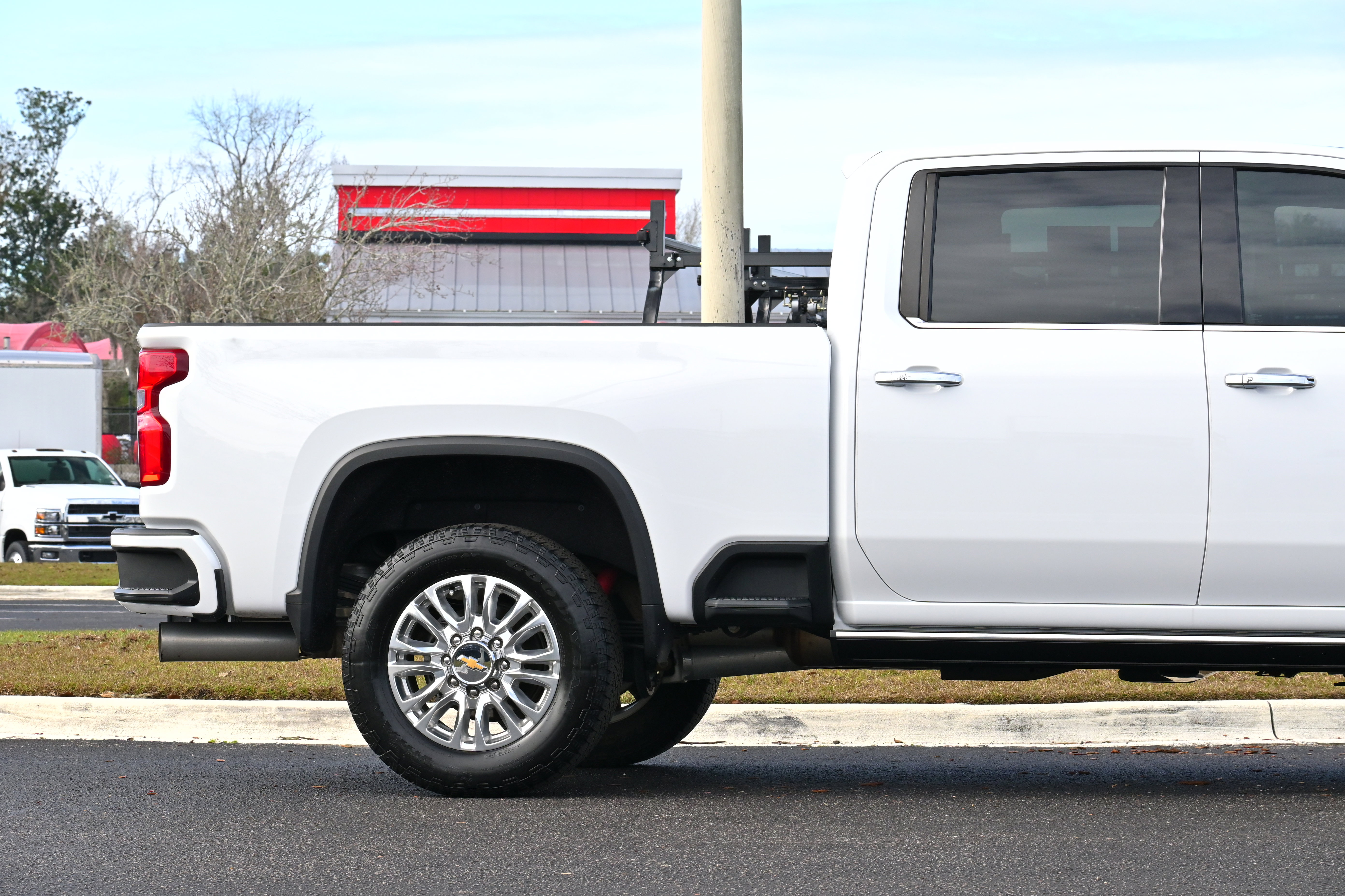 Used 2023 Chevrolet Silverado 2500 High Country w/ Z71 Off-Road Package image 5
