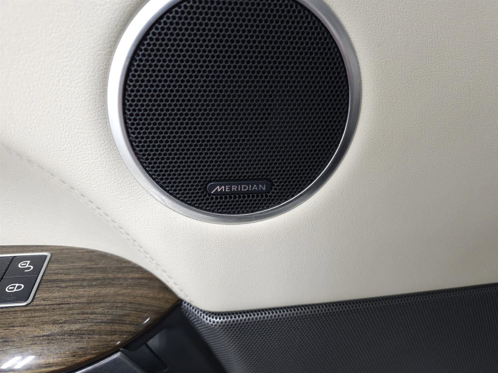 Used 2016 Land Rover Range Rover Sport HSE image 13