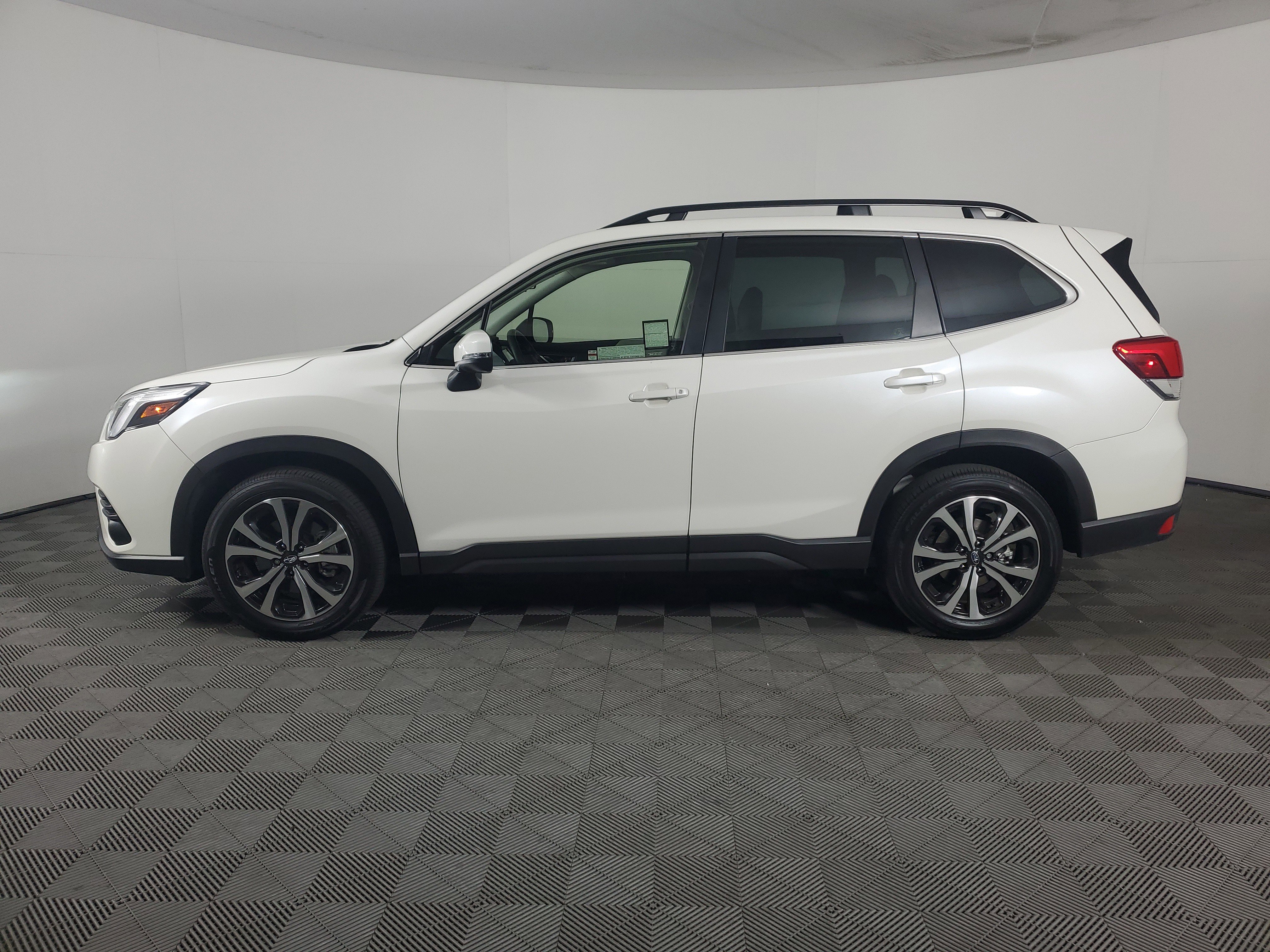 Used 2023 Subaru Forester Limited image 7