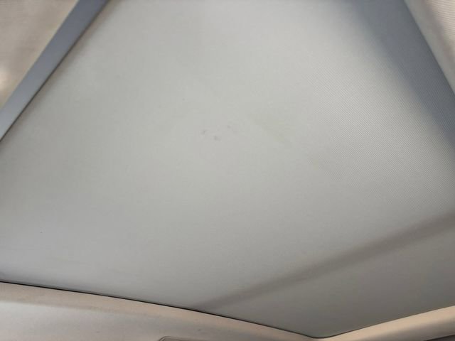 Used 2018 Volkswagen Tiguan SEL FWD image 7