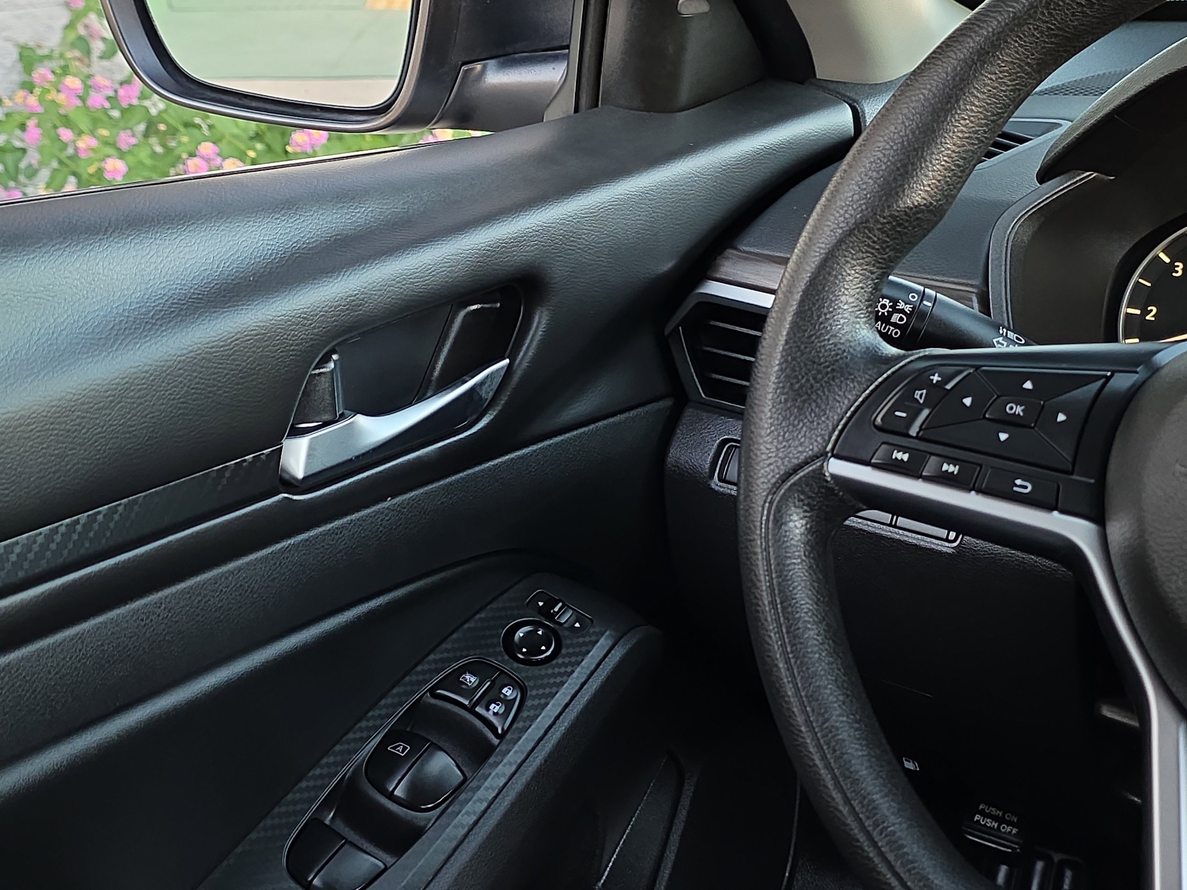 Used 2024 Nissan Altima 2.5 SV image 24