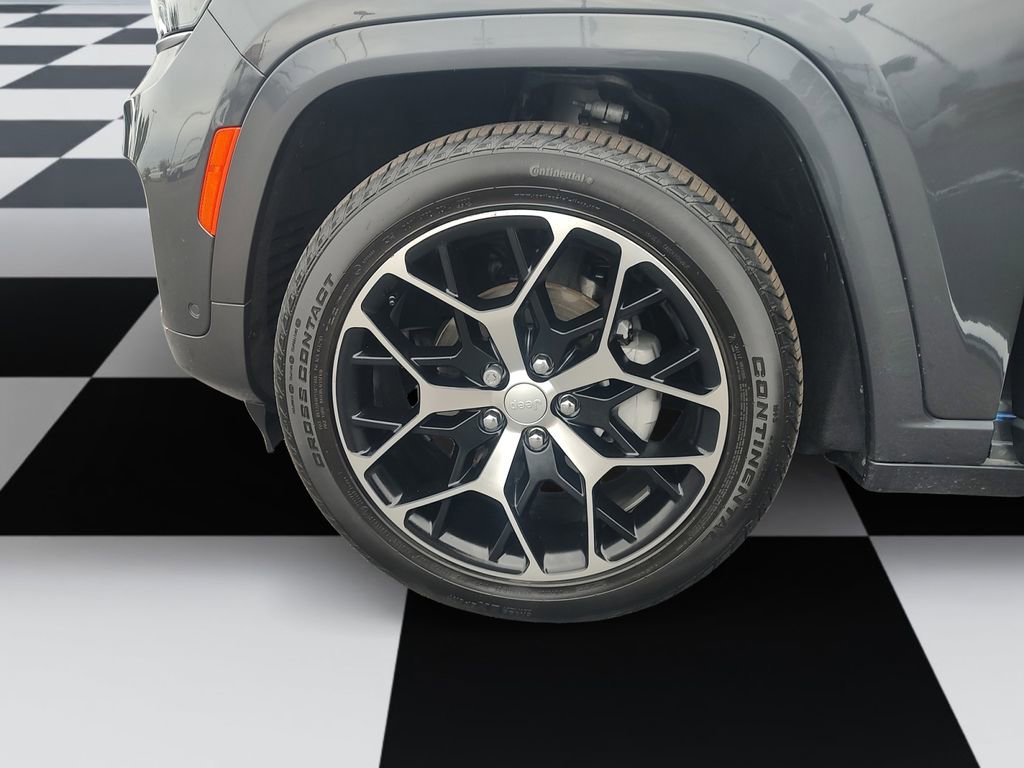 Used 2024 Jeep Grand Cherokee Summit image 14