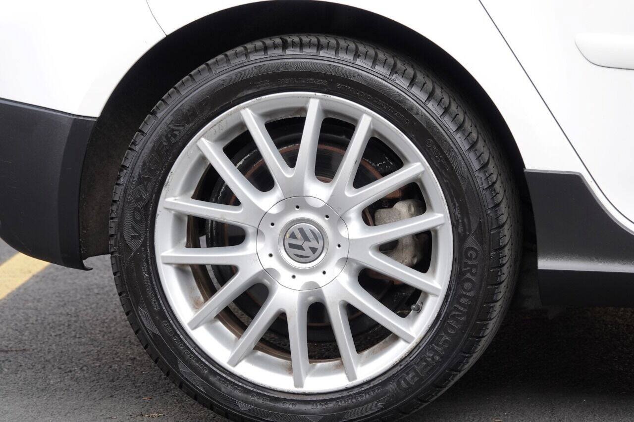 Used 2007 Volkswagen GTI 4-Door FWD image 44