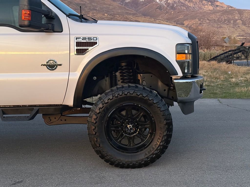 Used 2010 Ford F250 Lariat image 3