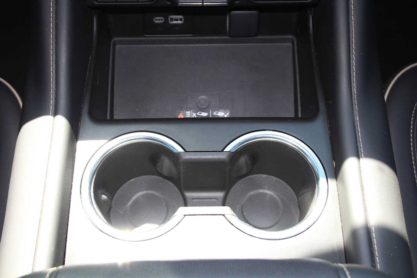 Used 2023 Chevrolet Tahoe Premier AWD/4WD image 40