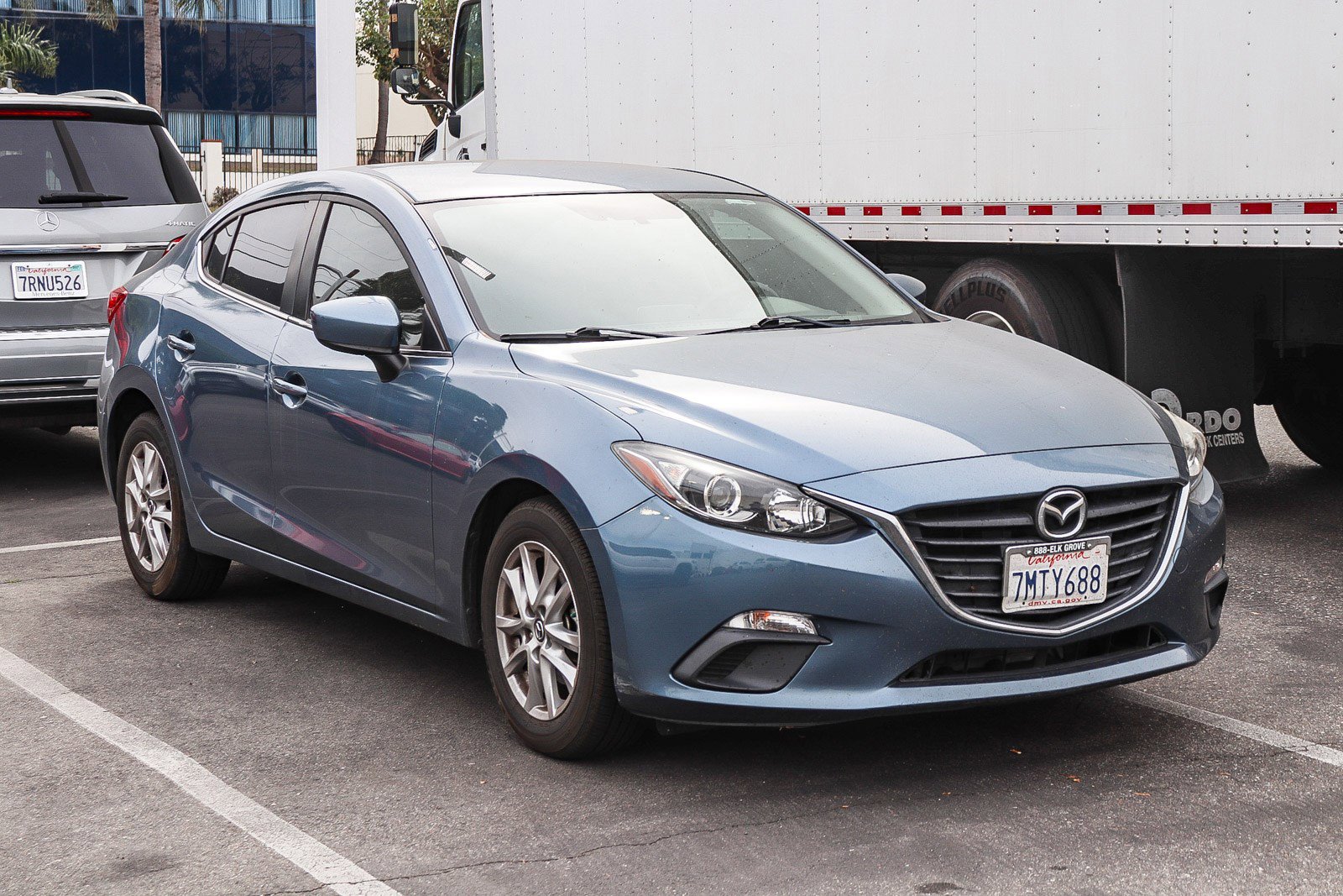 Used 2016 MAZDA MAZDA3 i Sport w/ Preferred Equipment Package image 3