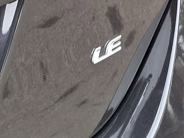 Used 2015 Toyota Corolla LE image 38